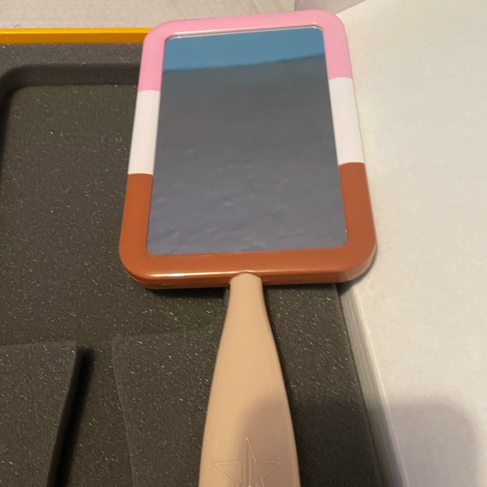 Jeffree star mirrors never used just got out of the box to take pictures